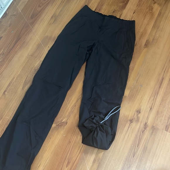 Lululemon Dog Runner Pants - Picture 4 of 7